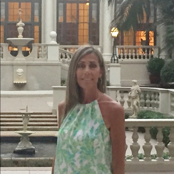 Meet your Posher, Lola - Picture 1 of 8